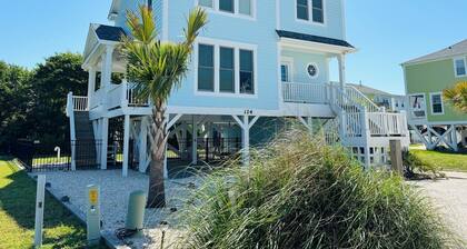 No Egrets 3 Bedroom Condo by RedAwning