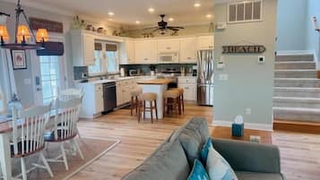 House, 2 Bedrooms | Living area | TV