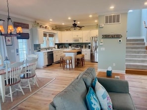 Living area - No Egrets 3 Bedroom Condo by RedAwning (Supply)