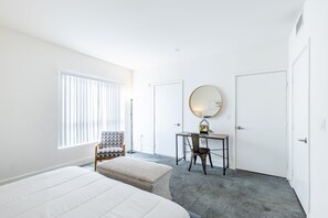 3 bedrooms, laptop workspace, iron/ironing board, free WiFi