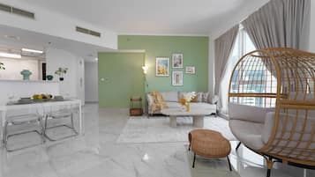 Comfort-Apartment | Wohnbereich | 32-Zoll-Flachbildfernseher mit Kabelempfang, Fernseher