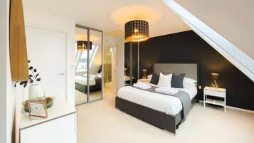 4 bedrooms, iron/ironing board, free WiFi, bed sheets