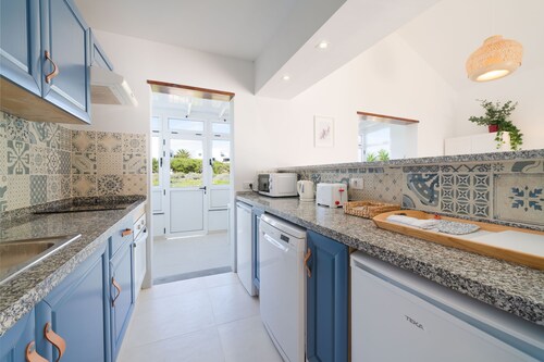 Luxurious A2 in a small complex with communal heated pool 100m from the sea