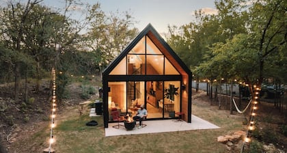 White Rock at Live Oak Lake | Modern Cabin