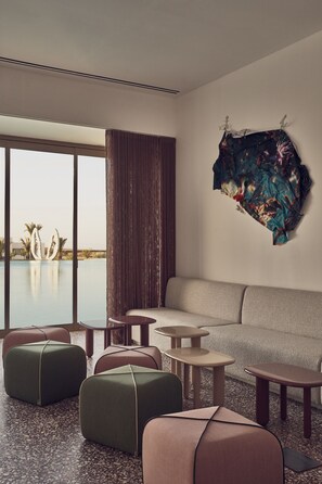 Poolside views, open daily - NOŪS Santorini (Santorini)