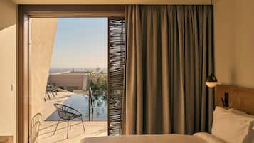 Euphoria Private Pool Suite | Premium bedding, minibar, in-room safe, blackout drapes