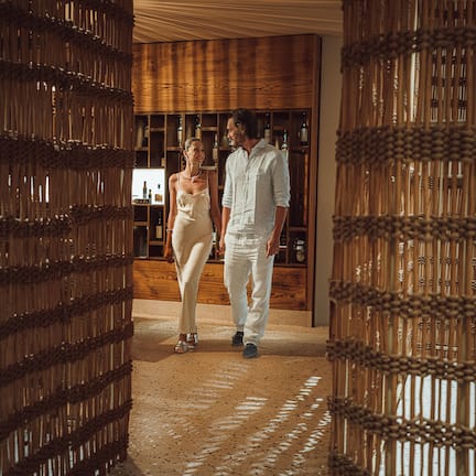 2 restaurants, breakfast served