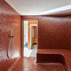 Couples treatment rooms, sauna, hot tub, steam room, body treatments