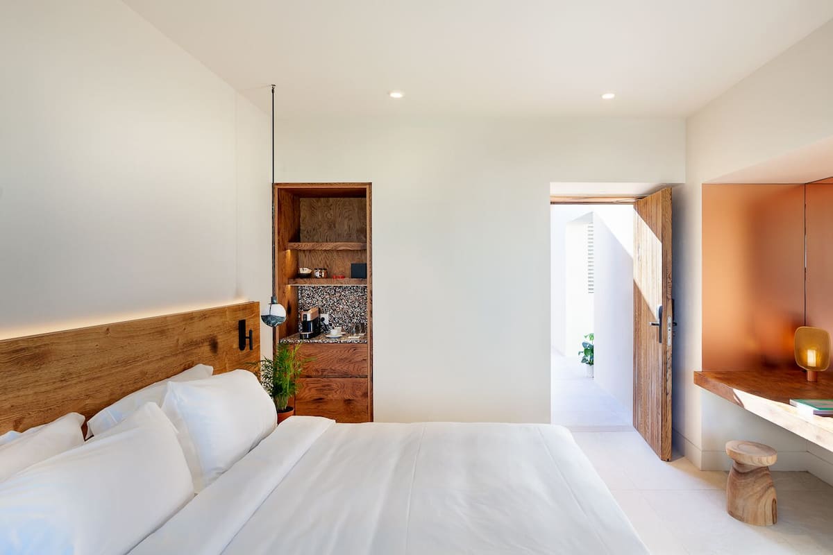 Nous Prime Balcony Room | 1 bedroom, premium bedding, minibar, in-room safe