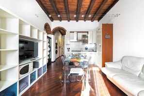 Interior - NEW! APT close to P.TA ROMANA & Bocconi University (Milano)