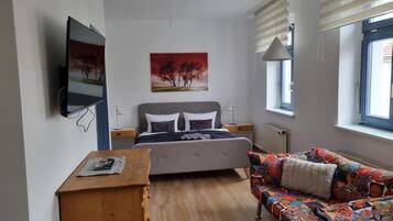 Comfort Double Room | Free WiFi, bed sheets