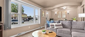 Stadium District walking distance, Tailgate Garage