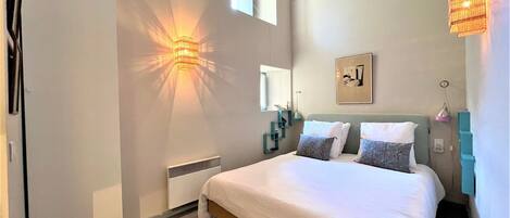 2 chambres, fer et planche à repasser, Wi-Fi, draps fournis