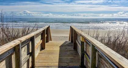 Turtle Cove 125 - Pelican Cabana: Spacious 3BR townhome with water views in Surf City, NC.