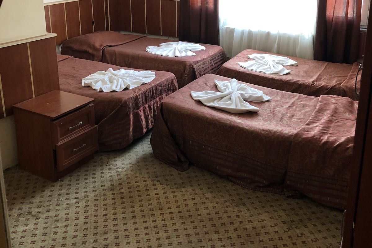 Peralatan tempat tidur premium, meja, kalis bunyi