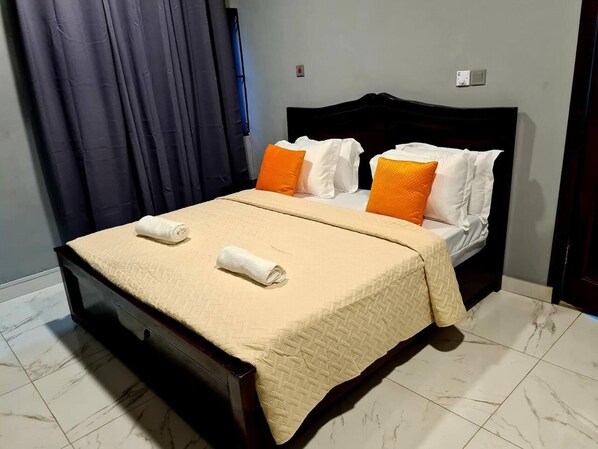 Apartment | 1 bedroom, iron/ironing board, free WiFi, bed sheets - Comfy & Cozy Hideout ~ Close to Highway ~parking (Adenta)