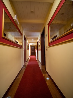 Hallway - EGO' FERRARA RESIDENCE (Ferrara)