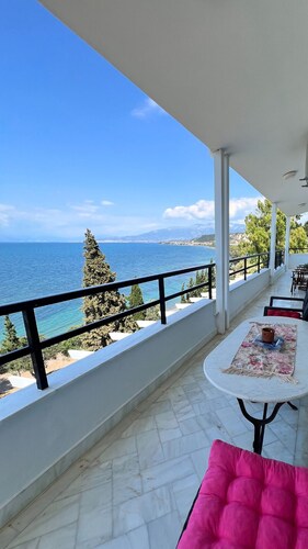 Sea side villa Alexandra