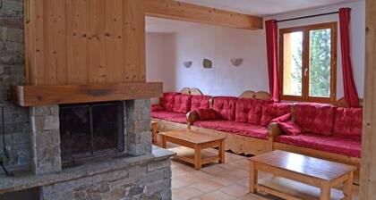 Chalet, 100m from ski slopes, fitness, sauna, terrace, balcony, fireplace or stove, parking, tv