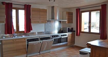 Chalet, 100m from ski slopes, fitness, sauna, terrace, balcony, fireplace or stove, parking, tv