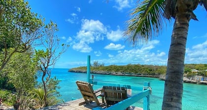 WATERFRONT W/POOL, TAMARIND TREE