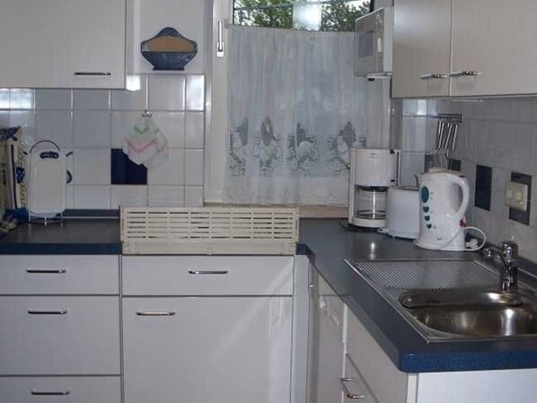 Kühlschrank, Mikrowelle, Geschirrspüler