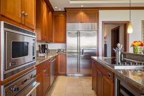 冰箱、微波炉、烤箱、洗碗机