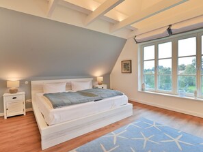 4 Schlafzimmer, Zimmersafe, Bügeleisen/Bügelbrett, Reisekinderbett