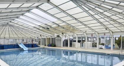 Pets Stay Free 8 Berth lux van Heacham Beach