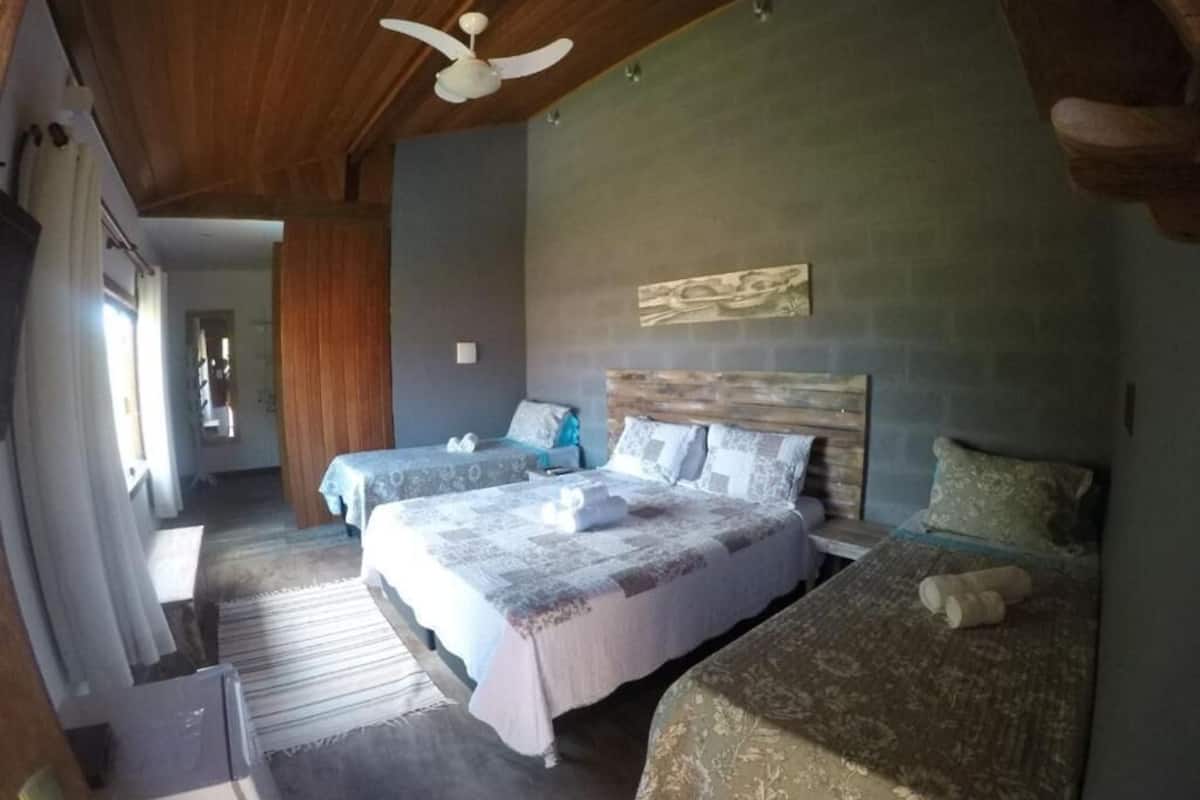 Minibar y ropa de cama