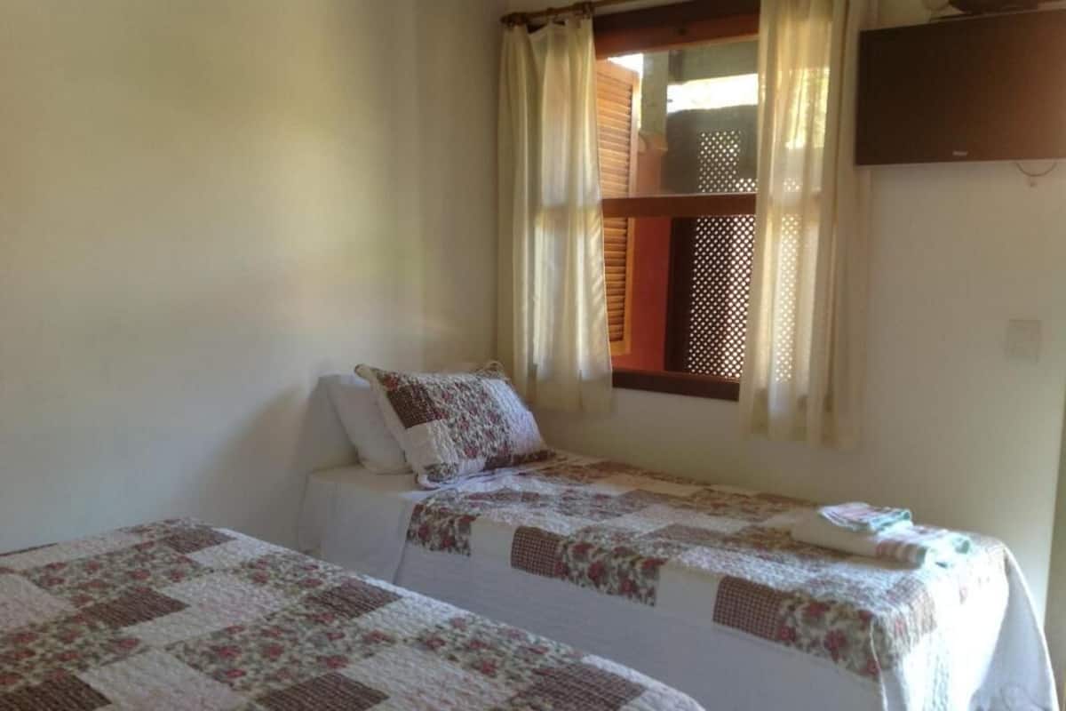 Minibar y ropa de cama