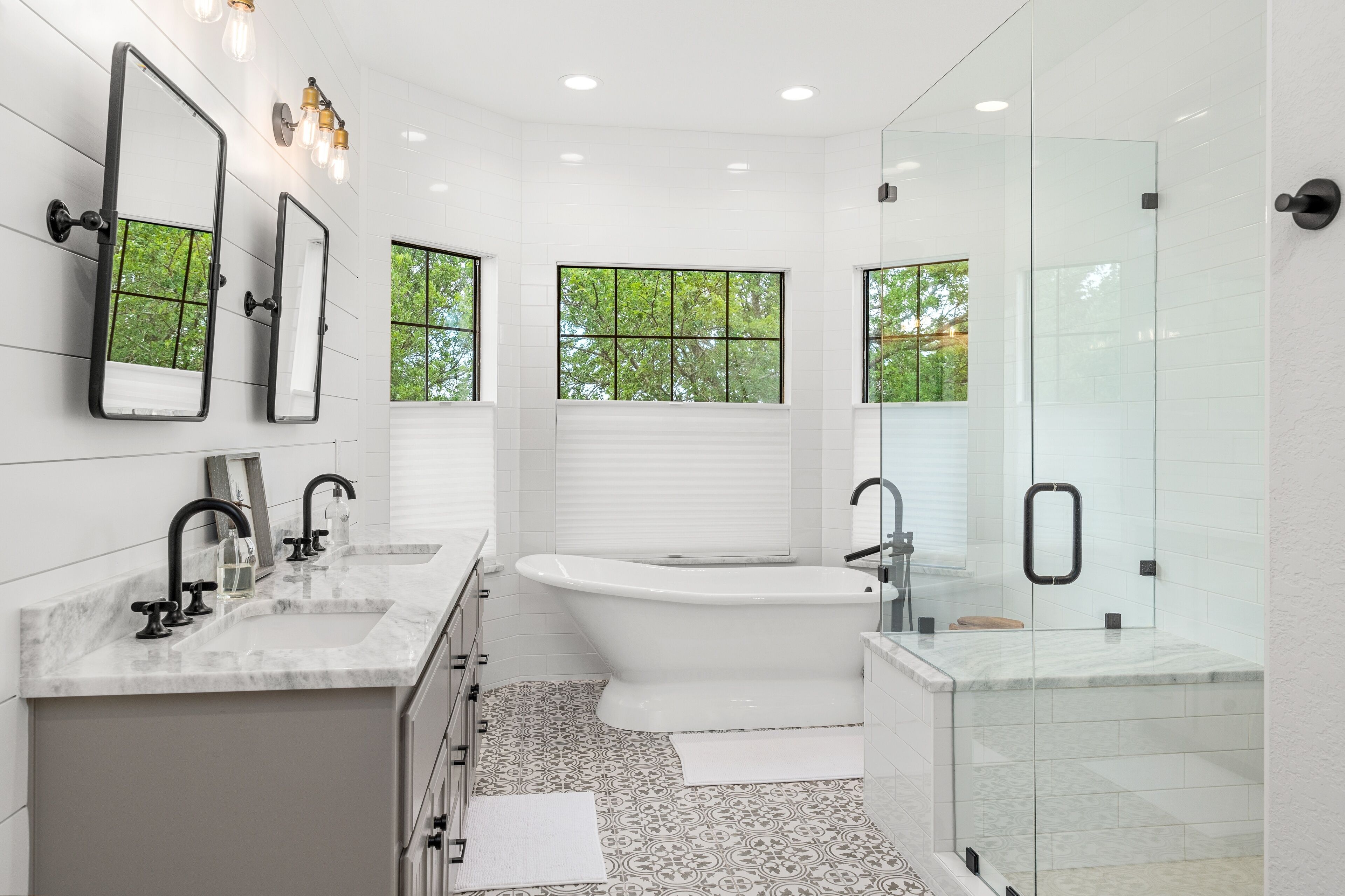 House, 5 Bedrooms | Bathroom | Towels, shampoo