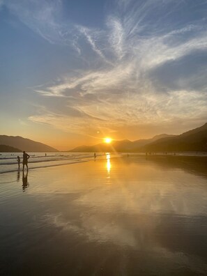 靠近海滩