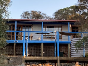 Exterior - Sheoak Lodge - Perfect base for your Kangaroo Island trip (Penneshaw)