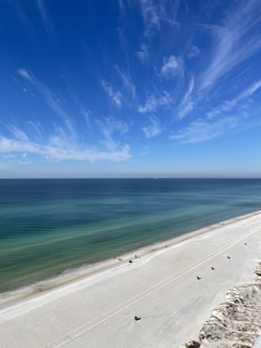 BEACH FRONT W/ HUGE BALCONY! FREE WI-FI, 5 POOLS  MAJESTIC BEACH, T-1 FLOOR 13