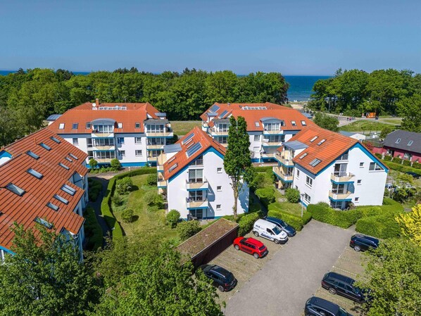 Exterior - Bright, comfortably furnished apartment directly on the dike and beach! - Residence (Zingst)