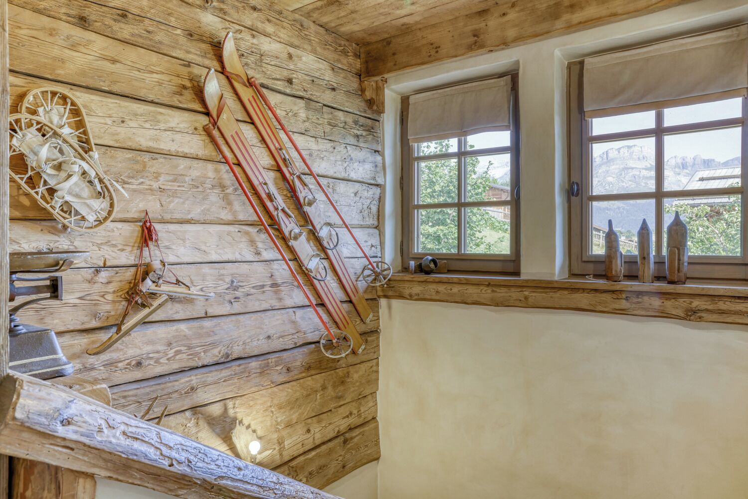 Entrée chalet (côté excalier).