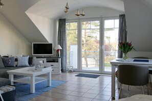 Tél évision, lecteur de DVD, chaîne hi-fi