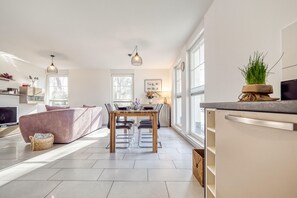 TV, DVD-spiller og stereoanlegg