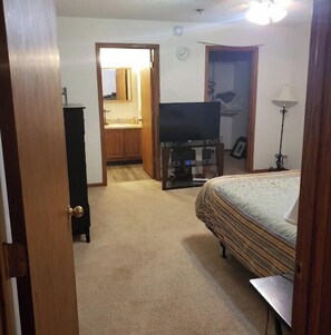 1 bedroom, desk, iron/ironing board, free WiFi