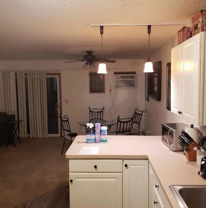 Large 1 BR Apartment in downtown Bismarck. Centrally located, close to Mall.