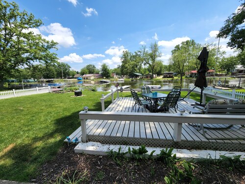 Cozy Lake House  On The Channel With Access To 5 Lakes!
