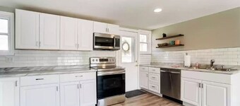 Cozy Lake House  On The Channel With Access To 5 Lakes!