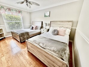 4 dormitorios, escritorio, tabla de planchar con plancha y wifi gratis