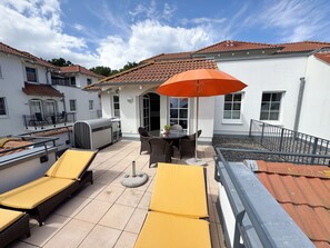 تناول الطعام بالخارج