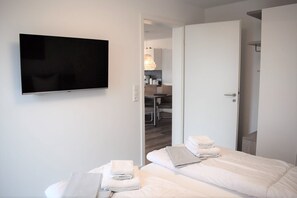 3 bedrooms, WiFi, bed sheets - 50.4.N Nordkoje - Modern, high-quality vacation apartment, sauna, large balcony, (Wangerland)