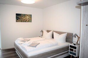 Unclassified image, 5 of 21, button