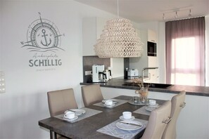 Dining - 50.4.S Waterkant - Modern, high-quality vacation apartment, sauna, large balcony, (Wangerland)