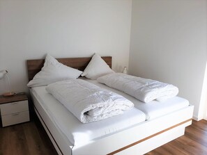 3 室のベッドルーム、WiFi、ベッドシーツ