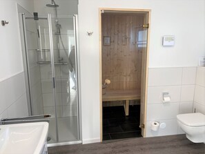 Shower, hair dryer, towels - 49.7 Mehrblick - Exclusive, high-quality vacation apartment, sauna, large balcony, (Wangerland)